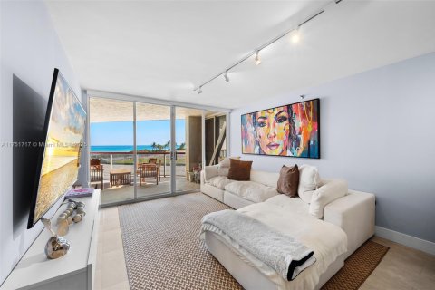 Condo in Miami Beach, Florida, 3 bedrooms  № 1705491 - photo 8