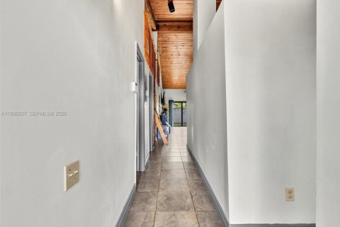 Townhouse in Miami, Florida 2 bedrooms, 113.53 sq.m. № 2060716 - photo 7