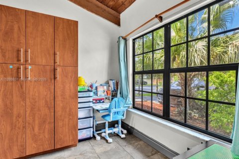 Townhouse in Miami, Florida 2 bedrooms, 113.53 sq.m. № 2060716 - photo 9