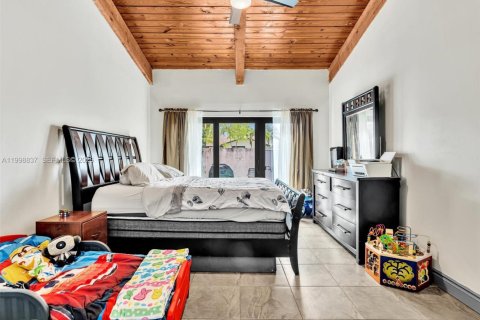 Townhouse in Miami, Florida 2 bedrooms, 113.53 sq.m. № 2060716 - photo 22