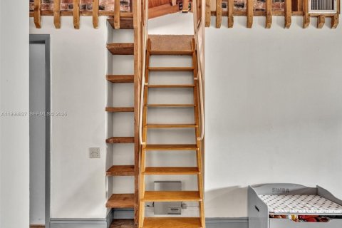 Townhouse in Miami, Florida 2 bedrooms, 113.53 sq.m. № 2060716 - photo 26