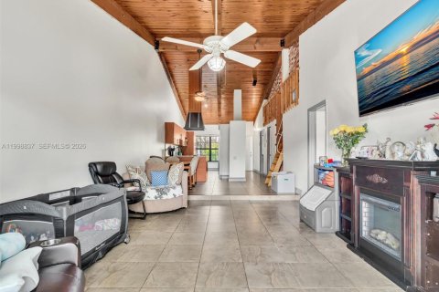 Townhouse in Miami, Florida 2 bedrooms, 113.53 sq.m. № 2060716 - photo 20