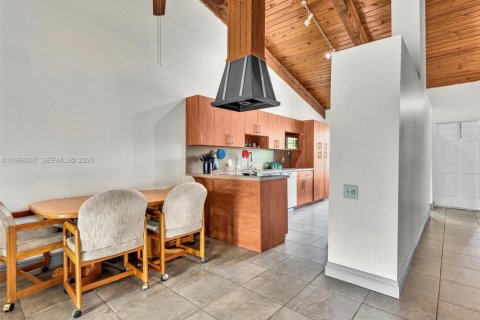 Townhouse in Miami, Florida 2 bedrooms, 113.53 sq.m. № 2060716 - photo 14