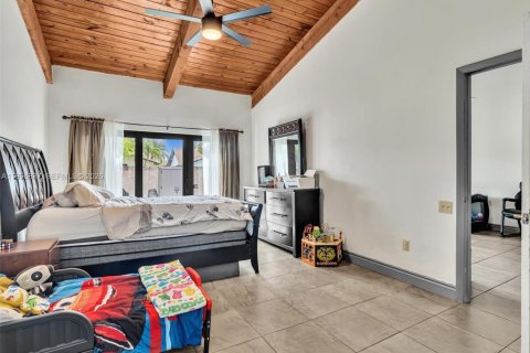 Townhouse in Miami, Florida 2 bedrooms, 113.53 sq.m. № 2060716 - photo 23