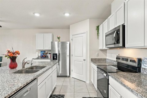 Villa ou maison à vendre à Sanford, Floride: 4 chambres, 168.62 m2 № 2394327 - photo 8