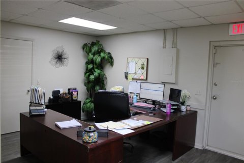 Commercial property in Holiday, Florida 222.97 sq.m. № 2239796 - photo 11