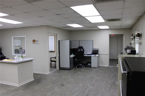 Commercial property in Holiday, Florida 222.97 sq.m. № 2239796 - photo 4