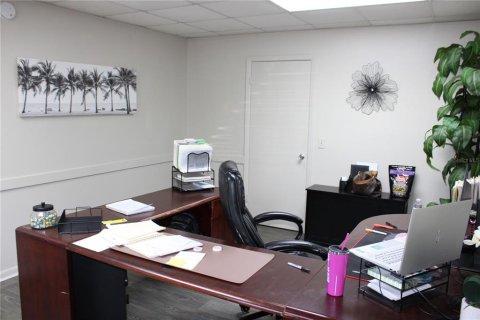 Commercial property in Holiday, Florida 222.97 sq.m. № 2239796 - photo 14