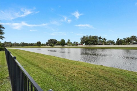 Villa ou maison à vendre à Sarasota, Floride: 4 chambres, 292.46 m2 № 2408782 - photo 3