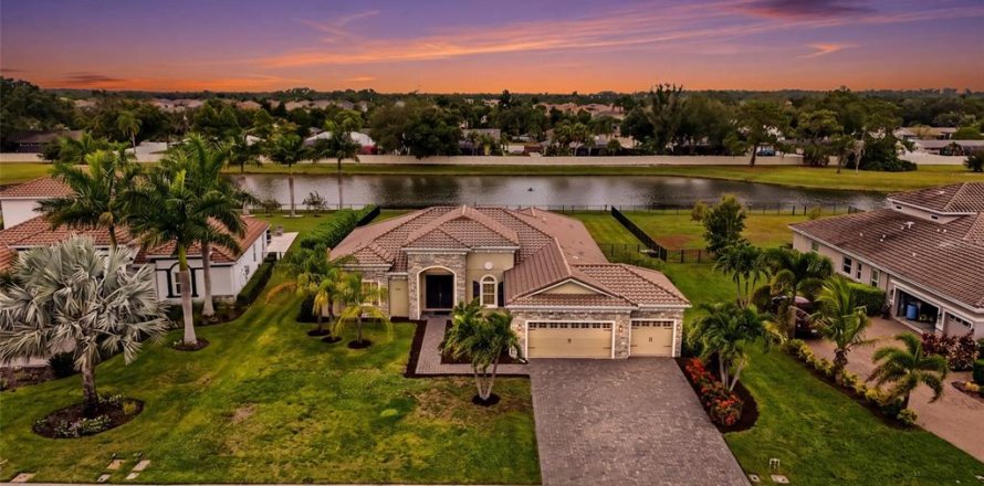 Villa ou maison à Sarasota, Floride 4 chambres, 292.46 m2 № 2408782