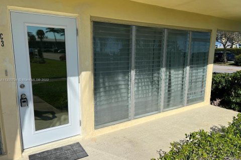 Condo in Lighthouse Point, Florida, 2 bedrooms  № 2387932 - photo 2