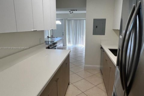 Condo in Lighthouse Point, Florida, 2 bedrooms  № 2387932 - photo 5