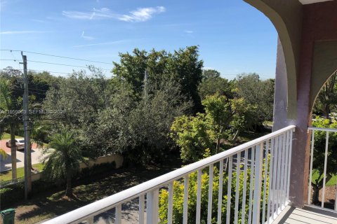 Condominio en alquiler en Miami, Florida, 1 dormitorio, 62.24 m2 № 2025982 - foto 14