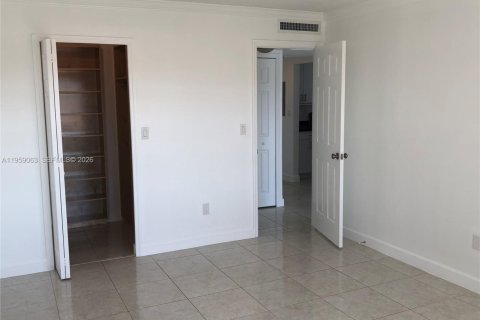 Condominio en alquiler en Miami, Florida, 1 dormitorio, 62.24 m2 № 2025982 - foto 7