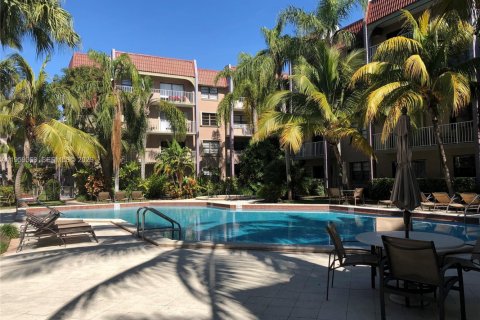 Condominio en alquiler en Miami, Florida, 1 dormitorio, 62.24 m2 № 2025982 - foto 16