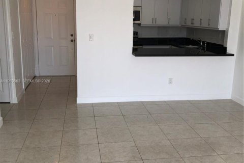 Condominio en Miami, Florida, 1 dormitorio  № 2025982