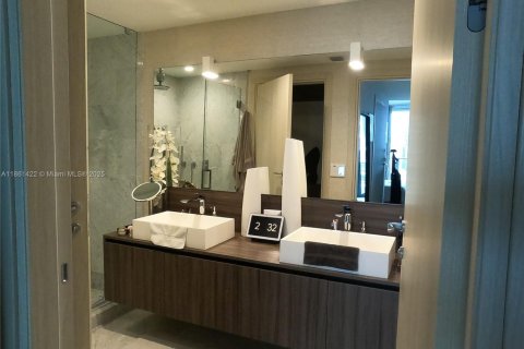 Купить кондоминиум в Майами, Флорида 2 спальни, 119.47м2, № 1892145 - фото 17