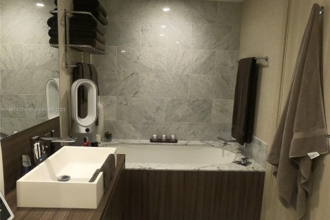 Купить кондоминиум в Майами, Флорида 2 спальни, 119.47м2, № 1892145 - фото 16