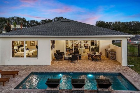 House in Tavares, Florida 2 bedrooms, 182.83 sq.m. № 2425970 - photo 25