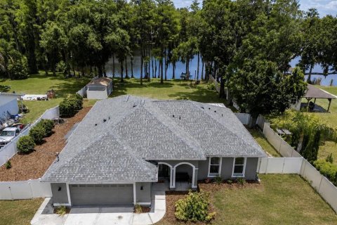 House in Lutz, Florida 3 bedrooms, 198.25 sq.m. № 2157591 - photo 3