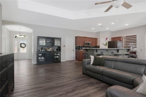 House in Lutz, Florida 3 bedrooms, 198.25 sq.m. № 2157591 - photo 8