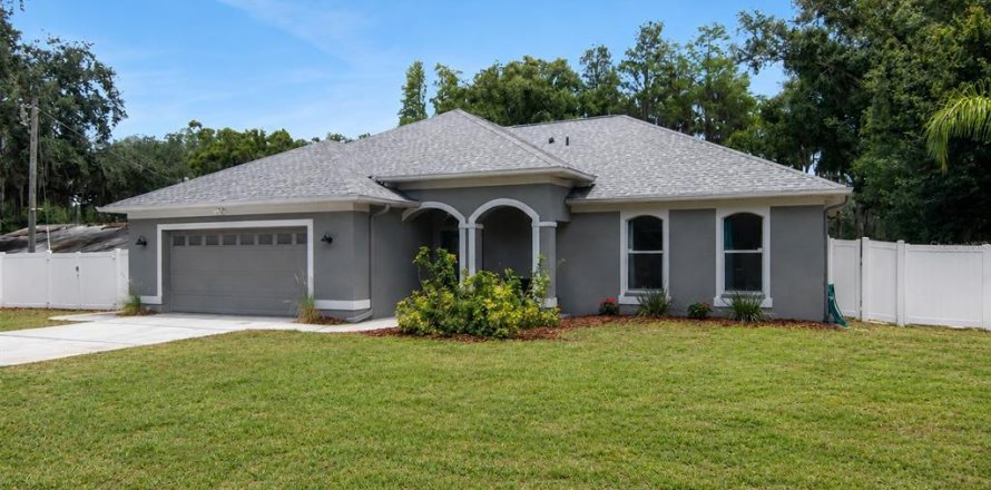 House in Lutz, Florida 3 bedrooms, 198.25 sq.m. № 2157591