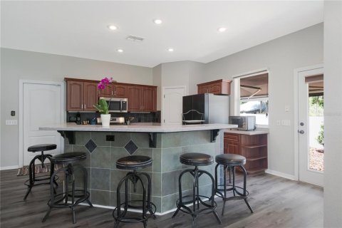 House in Lutz, Florida 3 bedrooms, 198.25 sq.m. № 2157591 - photo 9