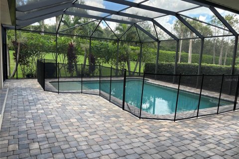 House in Bradenton, Florida 4 bedrooms, 241.08 sq.m. № 1916503 - photo 8