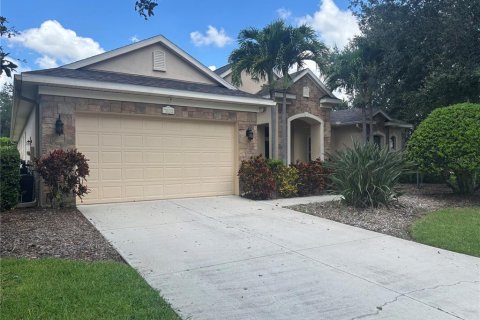House in Bradenton, Florida 4 bedrooms, 241.08 sq.m. № 1916503 - photo 1