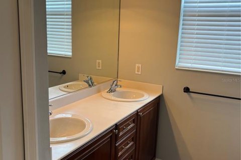 House in Bradenton, Florida 4 bedrooms, 241.08 sq.m. № 1916503 - photo 15