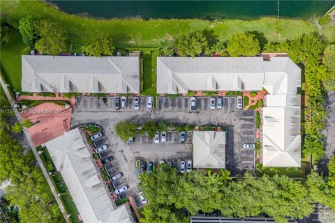 Adosado en venta en Palmetto Bay, Florida, 3 dormitorios, 127.28 m2 № 2041337 - foto 2