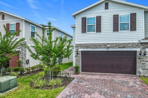 Adosado en venta en Kissimmee, Florida, 3 dormitorios, 178.19 m2 № 1848534 - foto 1