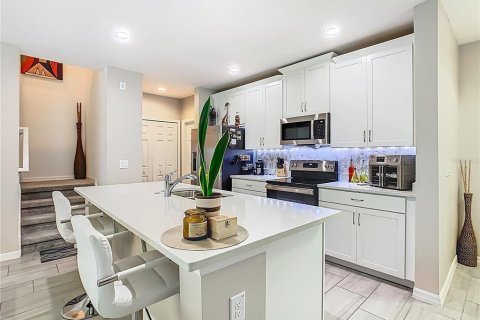 Adosado en venta en Kissimmee, Florida, 3 dormitorios, 178.19 m2 № 1848534 - foto 2