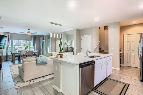 Adosado en venta en Kissimmee, Florida, 3 dormitorios, 178.19 m2 № 1848534 - foto 12