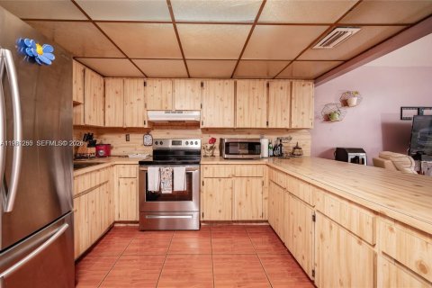 Commercial property in Miami, Florida 247.03 sq.m. № 2090432 - photo 24