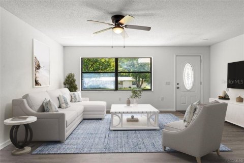 House in Inverness, Florida 3 bedrooms, 118.54 sq.m. № 1917005 - photo 5