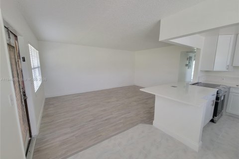 Снять в аренду кондоминиум в Бока-Ратон, Флорида 2 спальни, 78.04м2, № 2004441 - фото 15