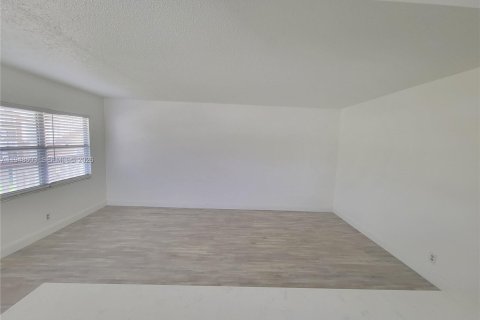 Снять в аренду кондоминиум в Бока-Ратон, Флорида 2 спальни, 78.04м2, № 2004441 - фото 23