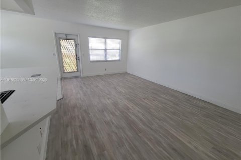 Снять в аренду кондоминиум в Бока-Ратон, Флорида 2 спальни, 78.04м2, № 2004441 - фото 22