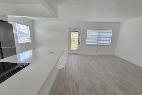 Снять в аренду кондоминиум в Бока-Ратон, Флорида 2 спальни, 78.04м2, № 2004441 - фото 14