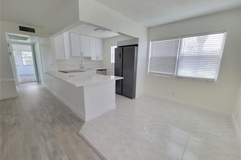 Снять в аренду кондоминиум в Бока-Ратон, Флорида 2 спальни, 78.04м2, № 2004441 - фото 10