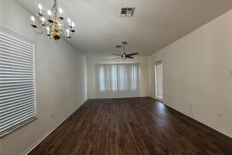 Villa ou maison à vendre à New Port Richey, Floride: 4 chambres, 187.11 m2 № 1893987 - photo 5
