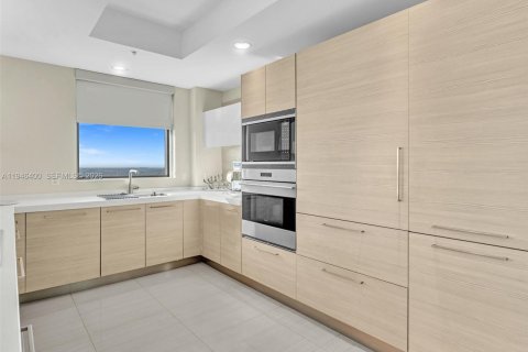 Condominio en venta en North Miami Beach, Florida, 2 dormitorios, 185.71 m2 № 2002756 - foto 20