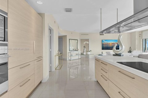 Condominio en venta en North Miami Beach, Florida, 2 dormitorios, 185.71 m2 № 2002756 - foto 22