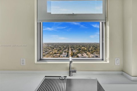 Condominio en venta en North Miami Beach, Florida, 2 dormitorios, 185.71 m2 № 2002756 - foto 24