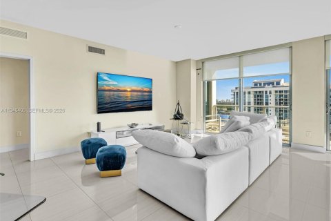 Condominio en venta en North Miami Beach, Florida, 2 dormitorios, 185.71 m2 № 2002756 - foto 16