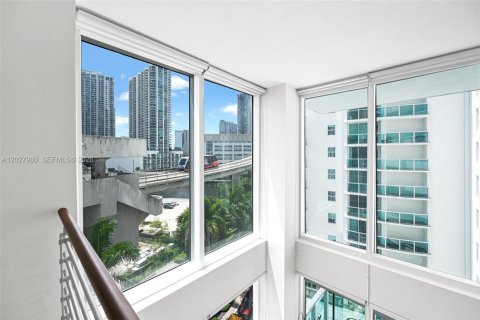 Copropriété à louer à Miami, Floride: 2 chambres, 117.71 m2 № 2154894 - photo 12