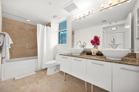 Copropriété à louer à Miami, Floride: 2 chambres, 117.71 m2 № 2154894 - photo 18