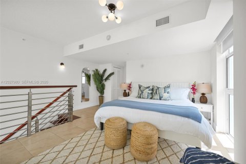Copropriété à louer à Miami, Floride: 2 chambres, 117.71 m2 № 2154894 - photo 13