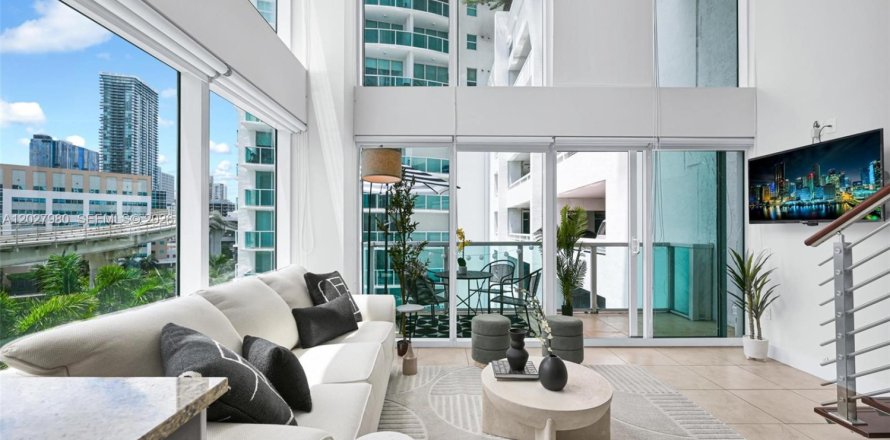 Condo à Miami, Floride, 2 chambres  № 2154894